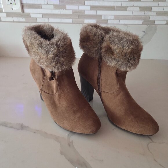 Dana Buchman Suede Ankle Boots Faux Fur 4" High Heels Wood Tone Womens 7M Bootie - Picture 2 of 10
